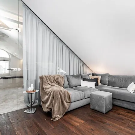Charming Attic By Old Town! Apartament *