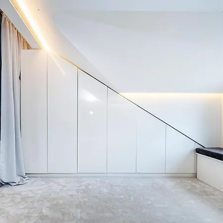 Charming Attic By Old Town! דירה וילנה