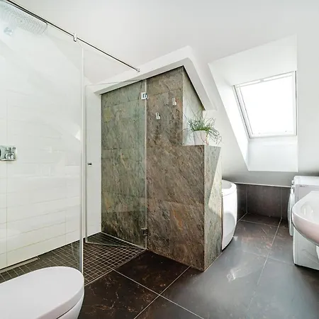 Charming Attic By Old Town! Appartamento